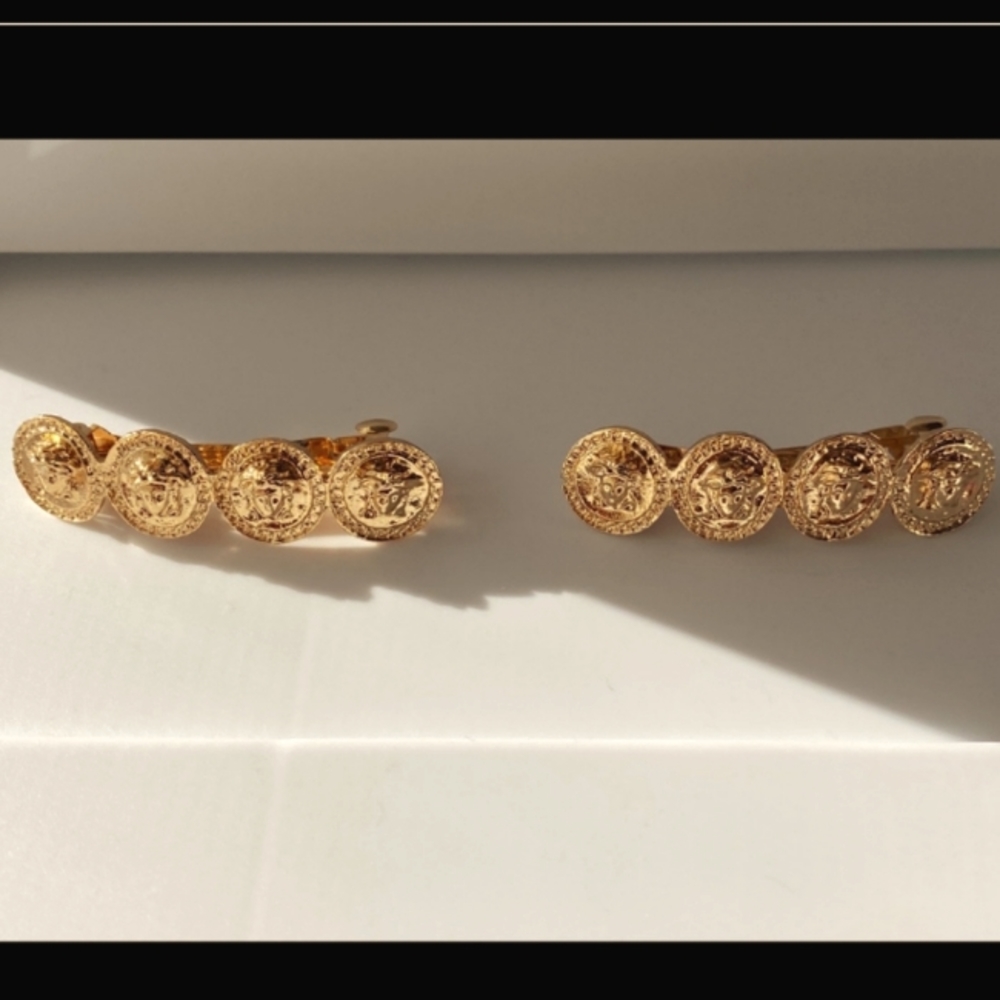 MUDUSA COIN  Hair clips